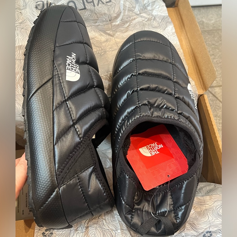 The North Face Thermoball Traction Mule, black, size 9, slipper, NWT